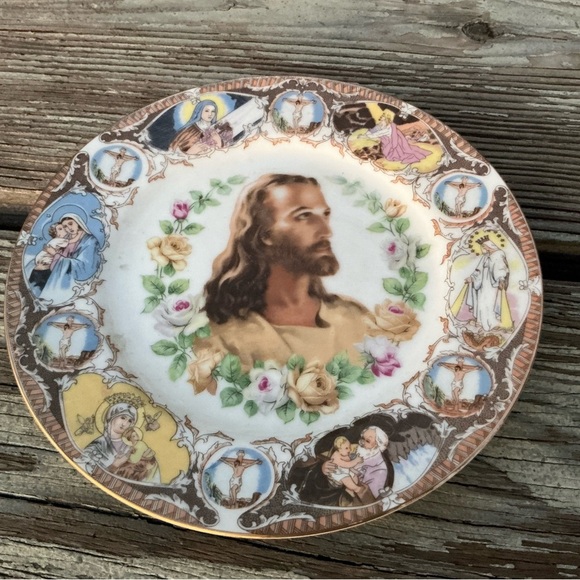 Decorative Religious  Plate with Religious Imagery - Picture 2 of 7